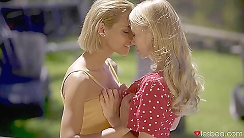 Asian cutie gets fucked in her tight cunt