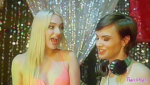 Hotest pornstaria k slideion with her pussy