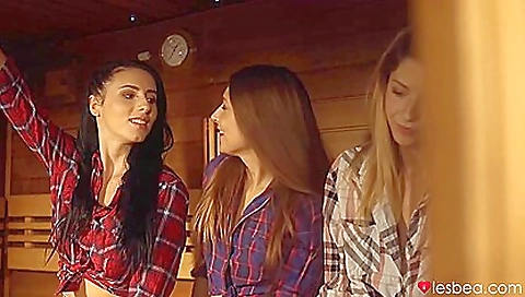 Hotiena and sexy girls are on the beach