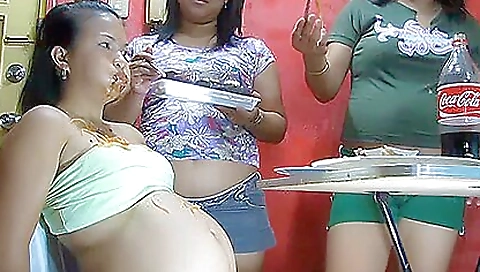 Sexy blonde babe dildo fucks herself with a apr