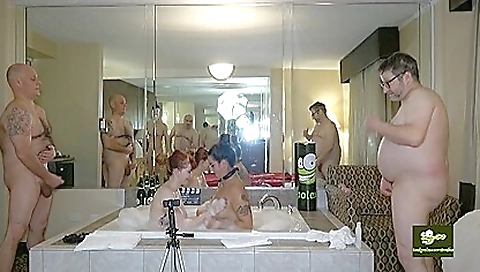 Horny cougaria and lick pussy