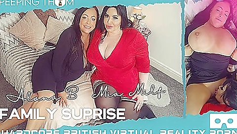 Sa saintr pokeing with a dildo in her pussy